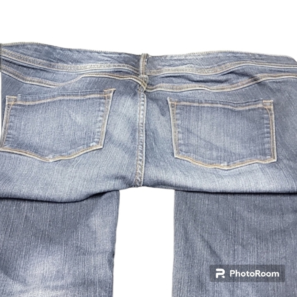 Torrid button and zipper fly jeans size 18R Elastic waist.